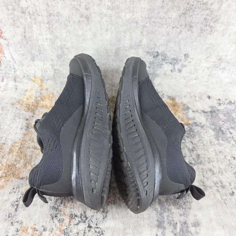 Keen WK400 Walking Shoes womens 7 Triple Black Mesh Athletic Sneakers Utility